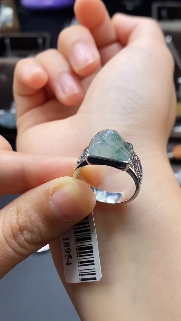 颈饰银S925镶嵌翡翠18954