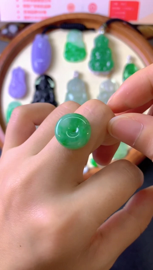 定制翡翠未镶嵌1裸玉（客户意向镶嵌）