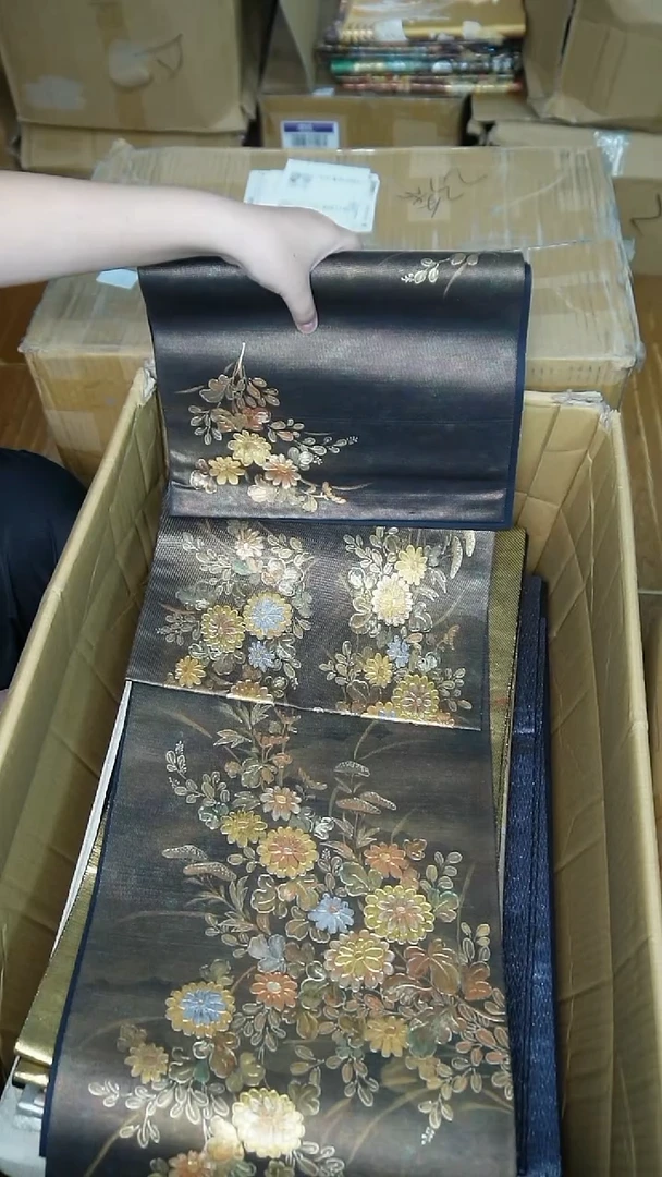 织绣10三通箔底金莳绘