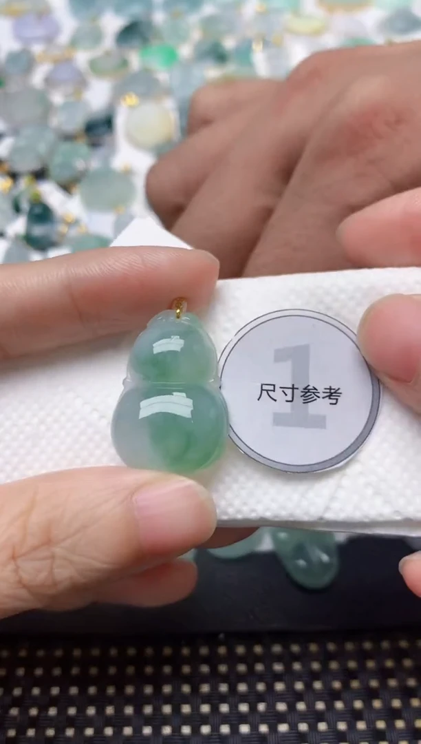 颈饰18K金镶嵌翡翠天然缅甸A货翡翠