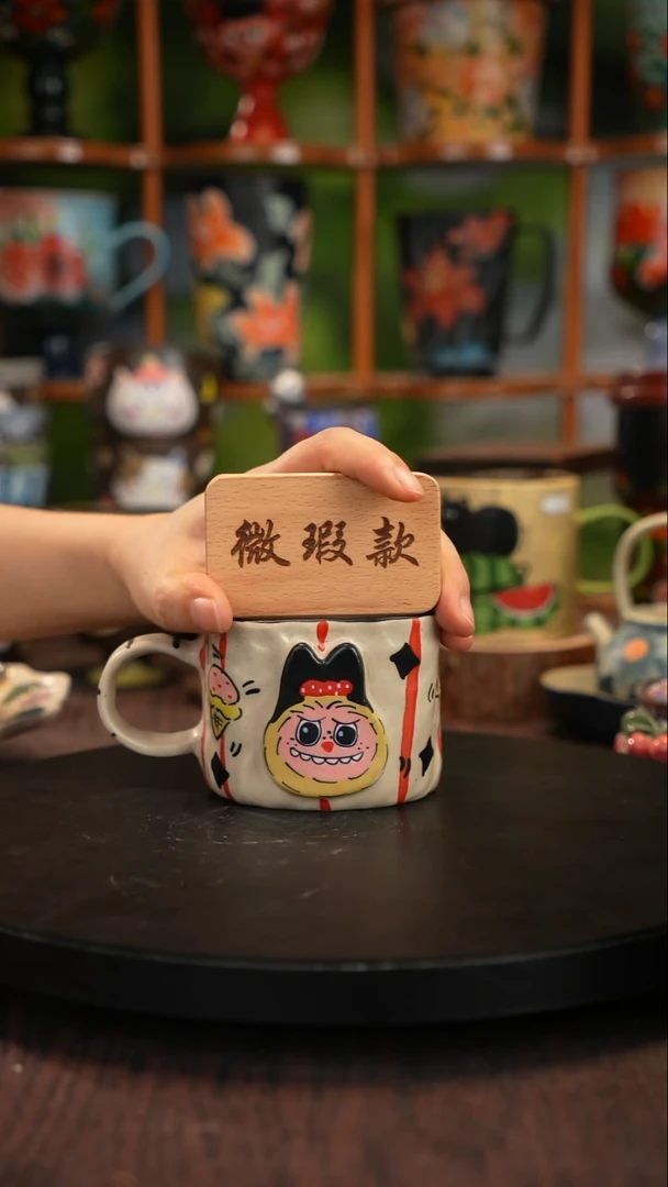 釉下手绘陶瓷拉布布微瑕