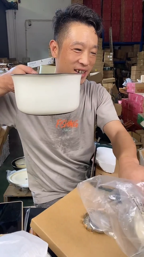 食品级塑料1德马克珐琅奶锅18有盖