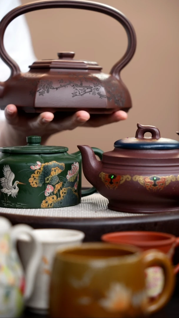 茶壶紫砂3个/紫泥飘香提梁+紫玉飞跃卡金丝+民国绿梅花周盘