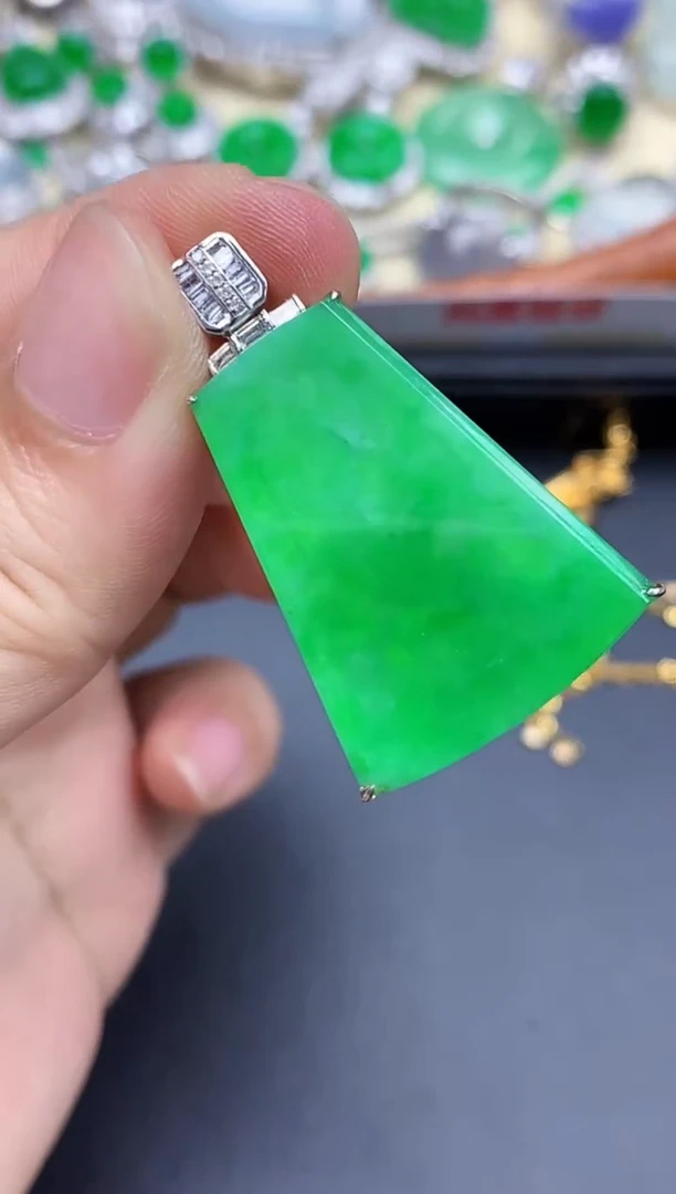 颈饰18K金镶嵌翡翠514-中国好珍宝