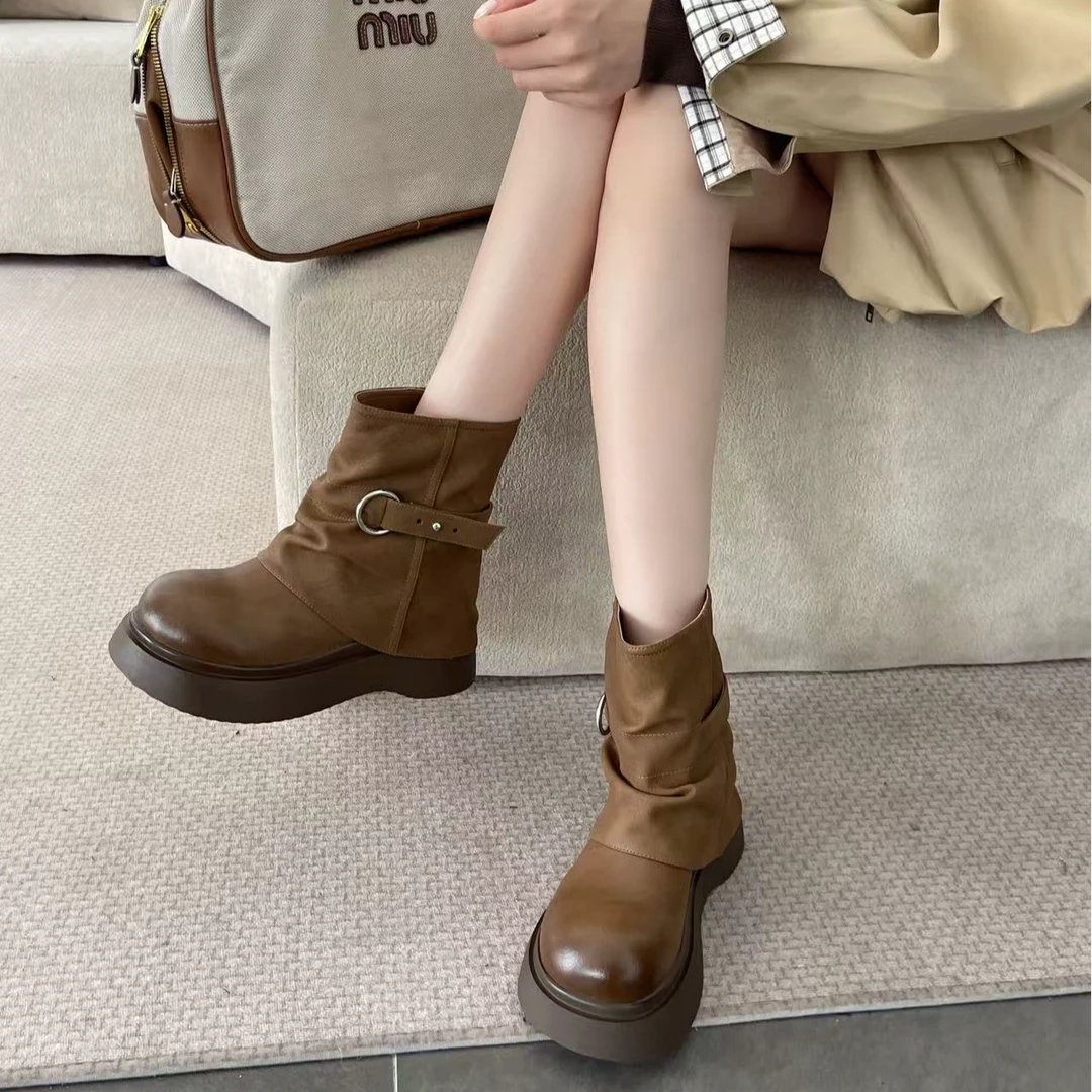 露露同款复古厚底裤管靴女2025春秋新款皮带扣中筒堆堆靴时装靴女