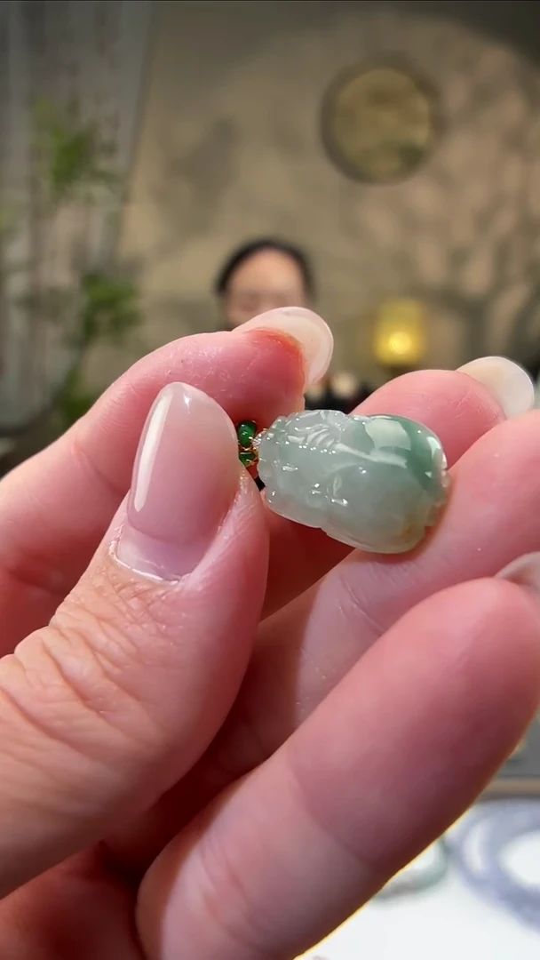 吊坠(不含链)18K金镶嵌翡翠貔貅