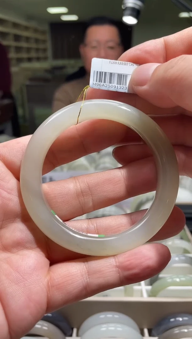 未镶嵌手镯和田玉59-60圈口 1323