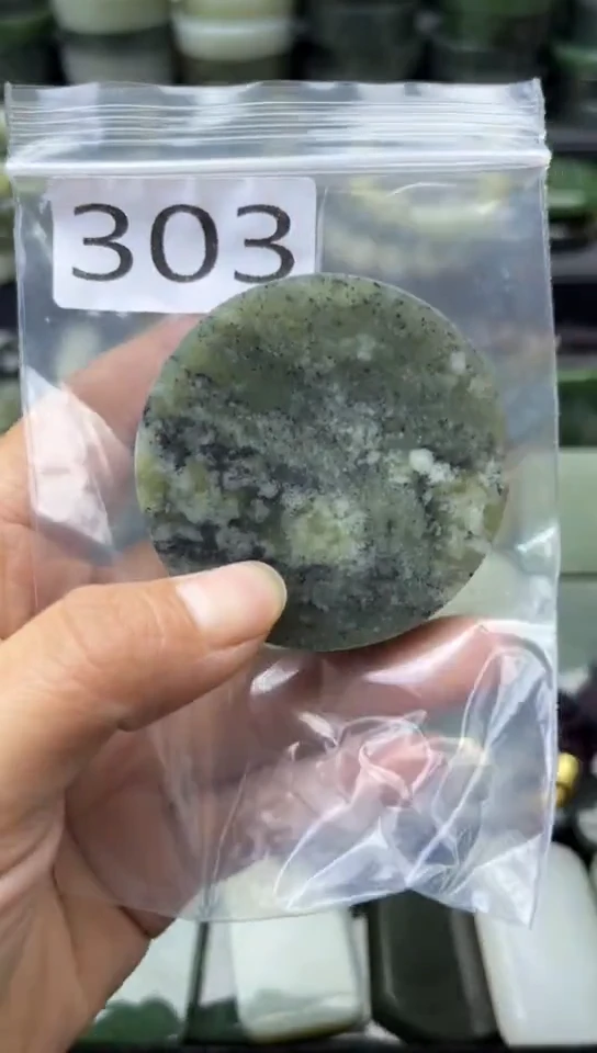 未镶嵌和田玉珠宝半成品镯芯