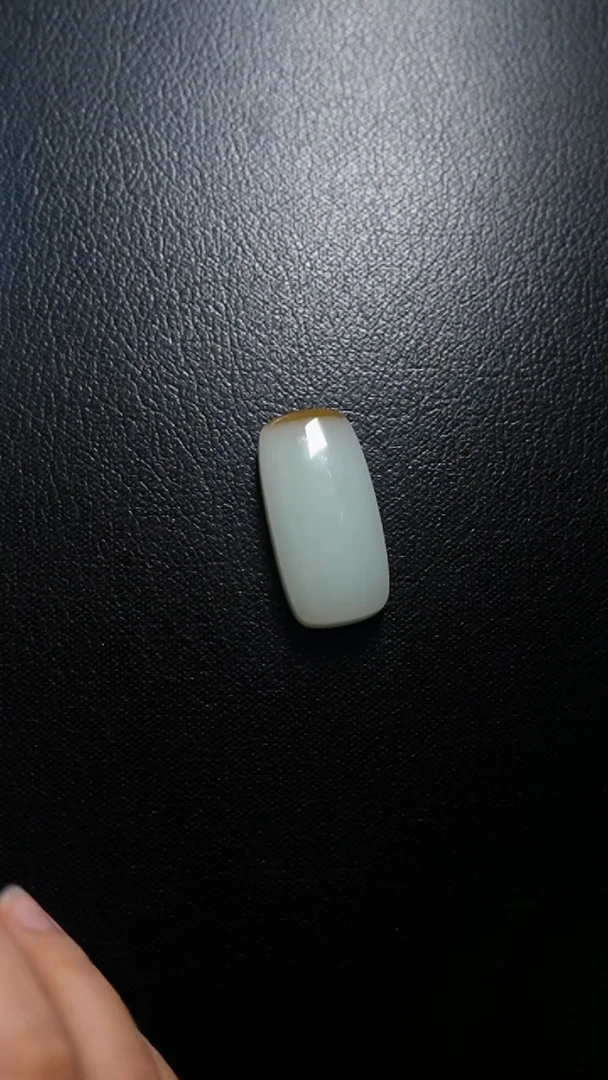 和田玉未镶嵌颈饰无事牌