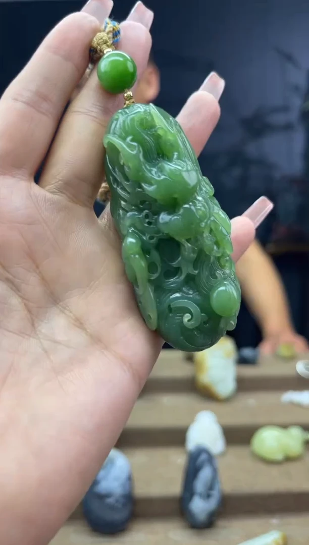 颈饰未镶嵌和田玉1