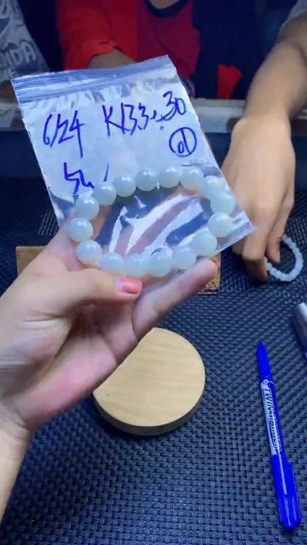 定制翡翠未镶嵌天然缅甸A货翡翠，多样性发货只发其一