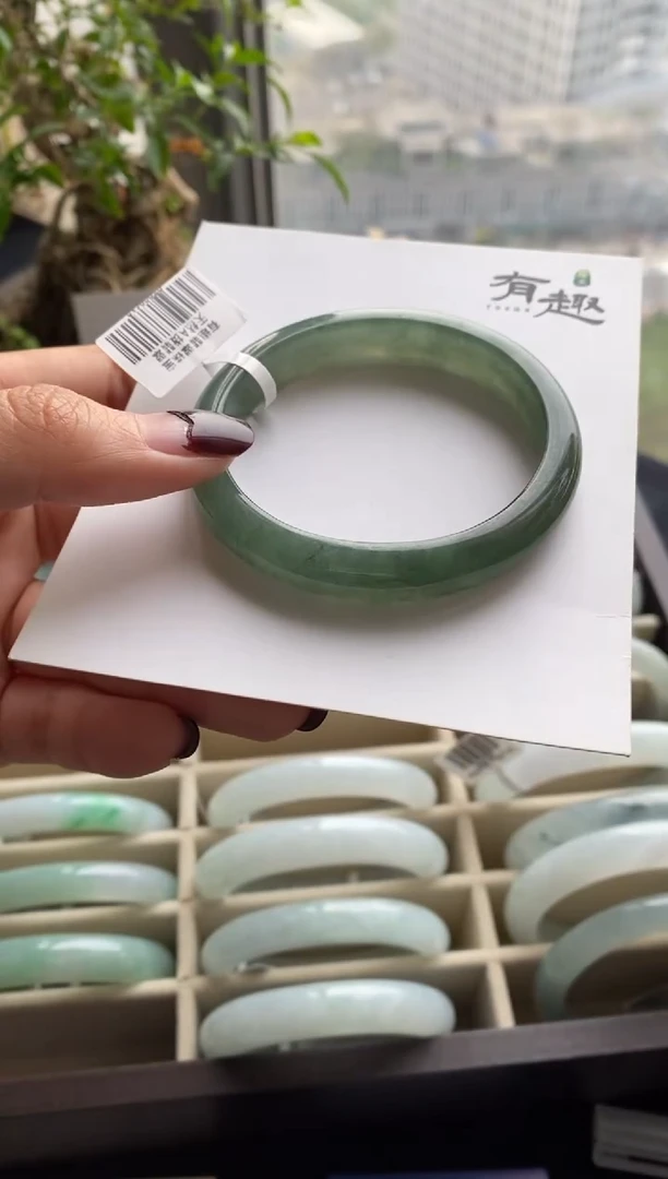 【闪购商品】翡翠手镯未镶嵌51.7贵妃