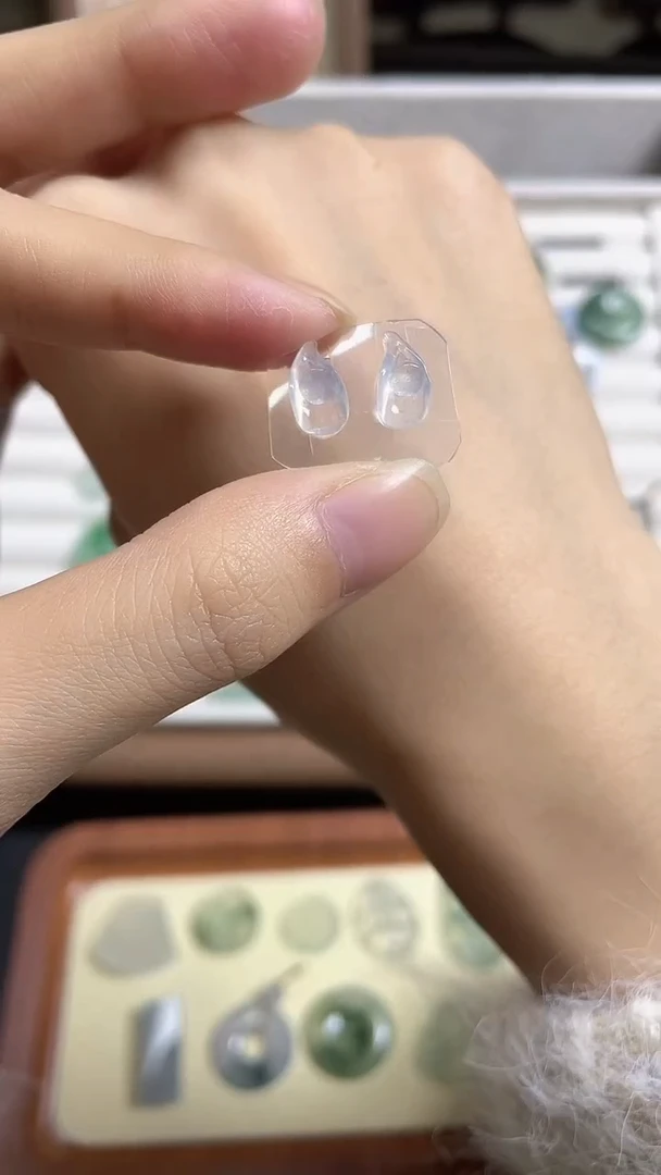 颈饰未镶嵌翡翠天然缅甸翡翠A货吊坠