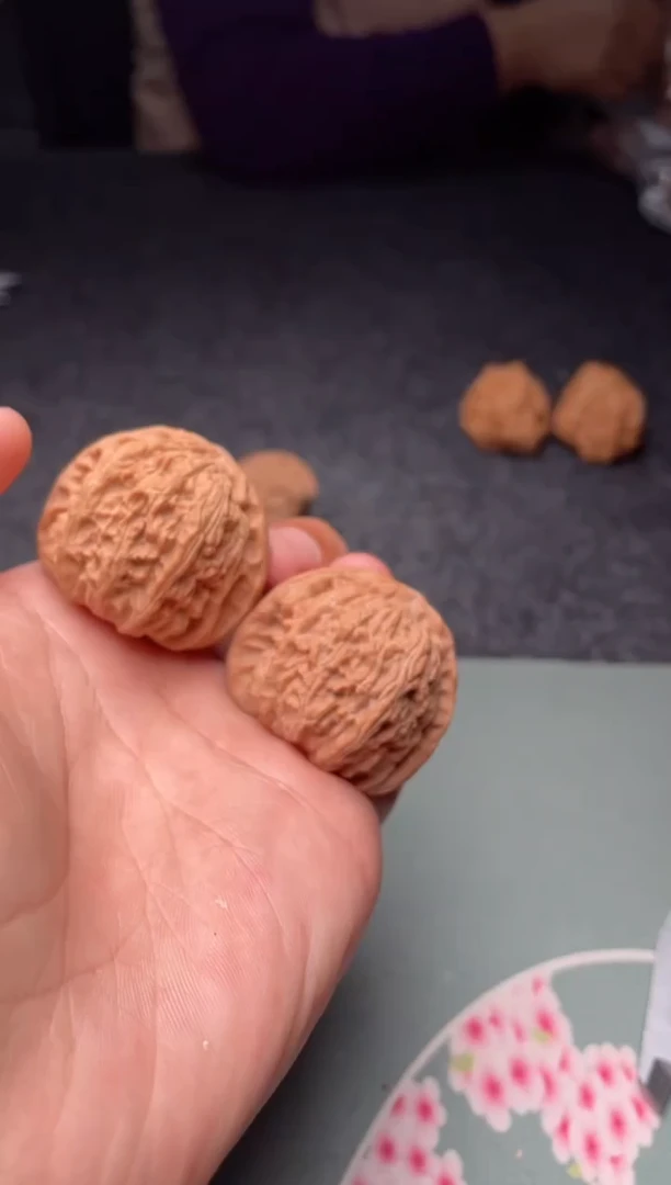 把件文玩核桃a276    白狮子 39尺