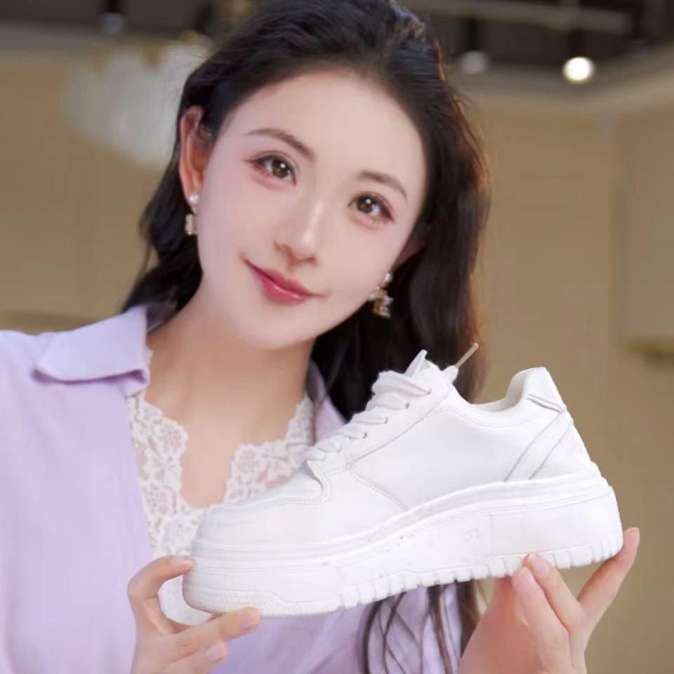 休闲百搭四叶花小白鞋814255