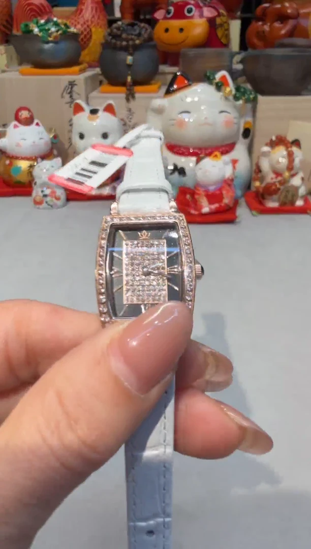 石英机芯钢牛剖层皮革A45620     女表