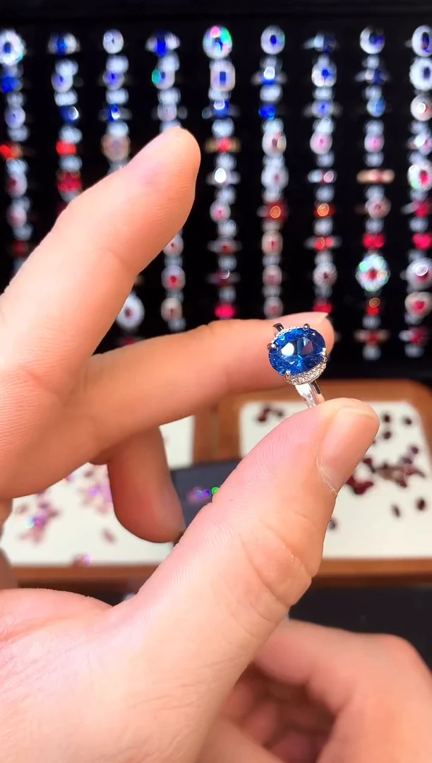 蓝宝石戒指银S925镶嵌......