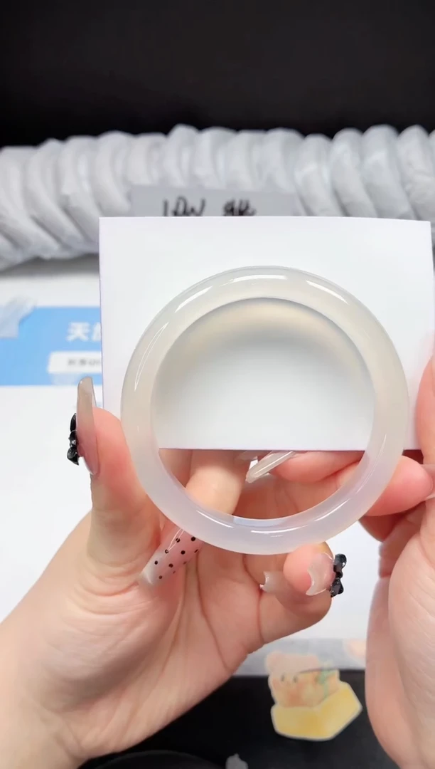 未镶嵌手镯石英质玉96/荔枝58.6