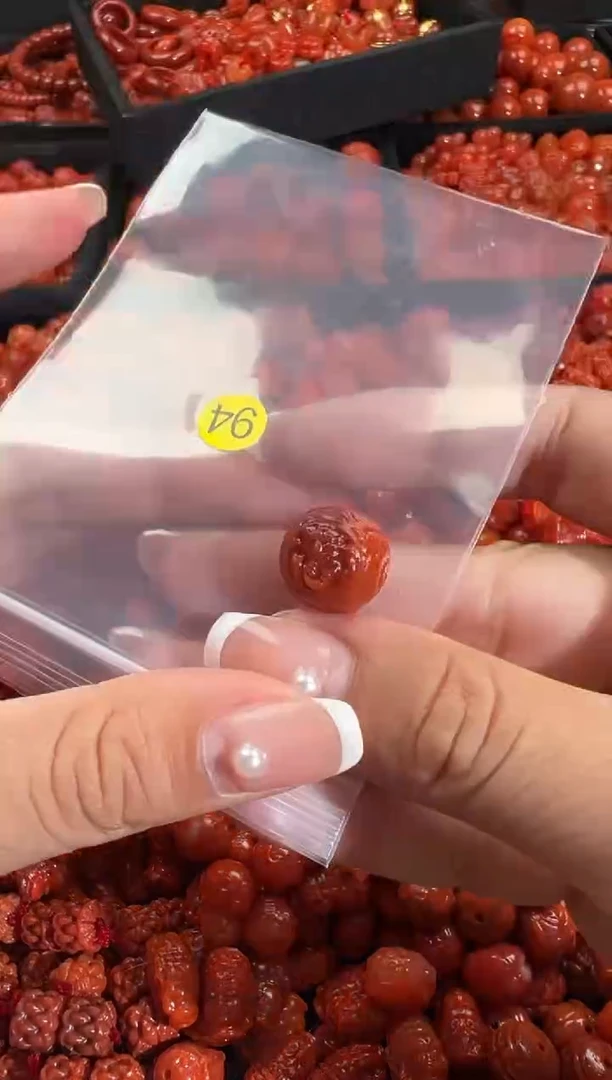 颈饰未镶嵌南红玛瑙1
