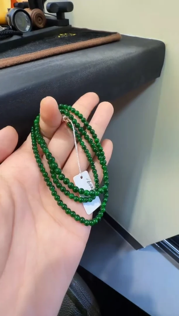 翡翠未镶嵌颈饰00016000