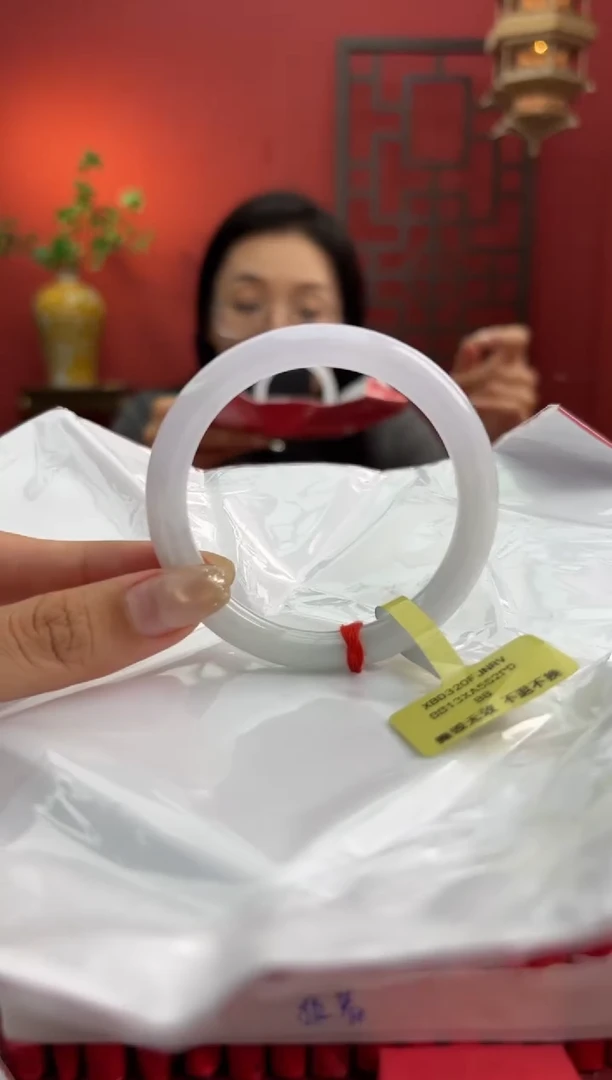 未镶嵌手镯（圆镯）翡翠翡翠手镯9