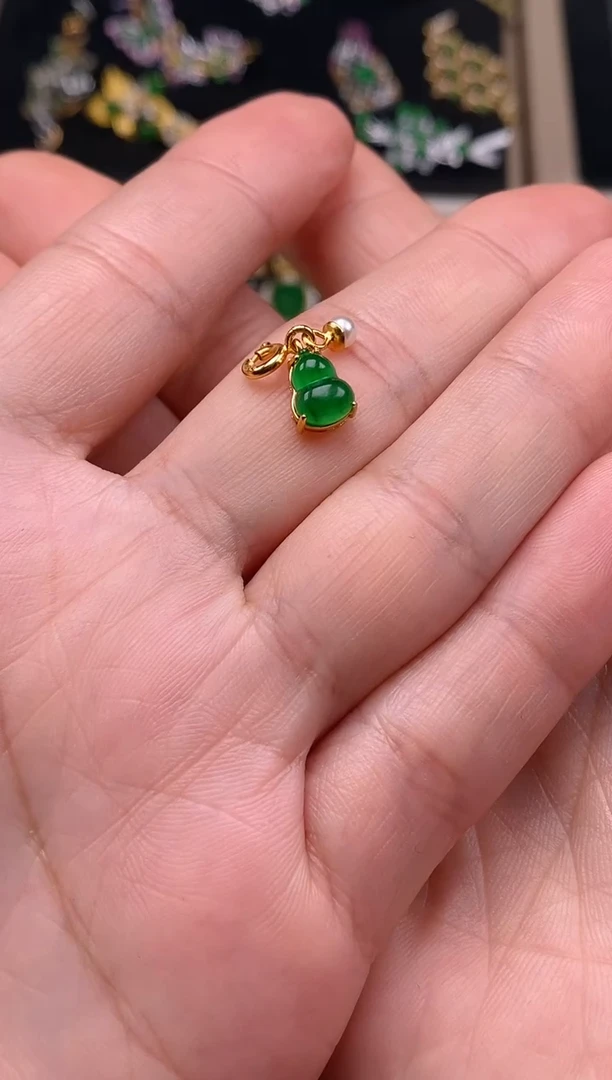 【闪购商品】翡翠颈饰银S925镶嵌葫芦