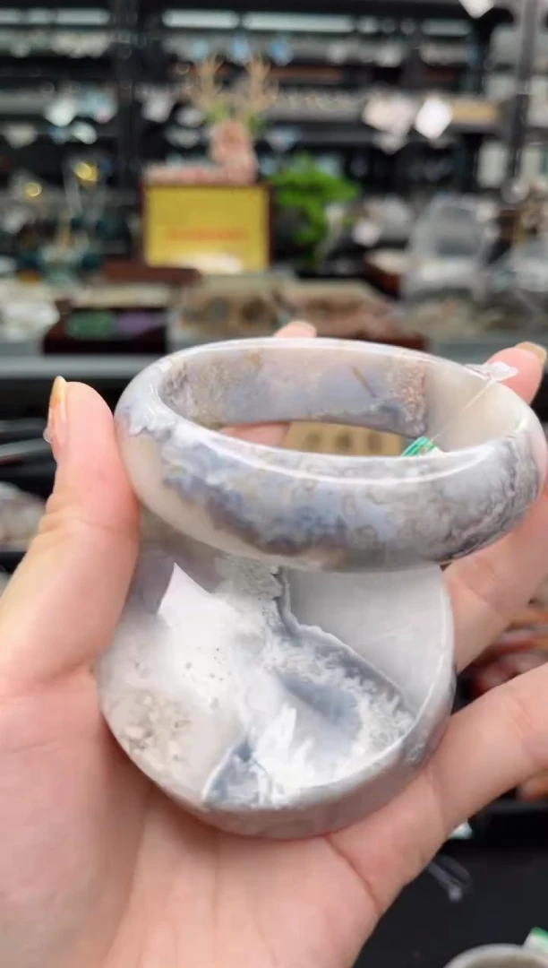 【闪购商品】石英质玉手镯未镶嵌65圈口（不退不换）1931101