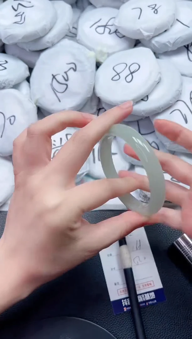 石英质玉手镯未镶嵌P452