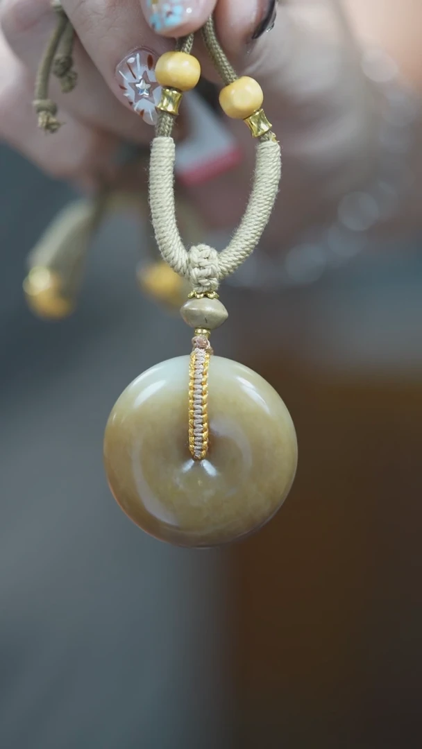 颈饰未镶嵌和田玉平安扣