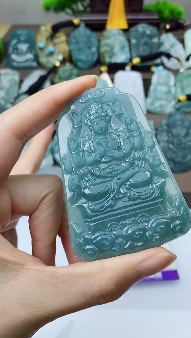 翡翠未镶嵌颈饰