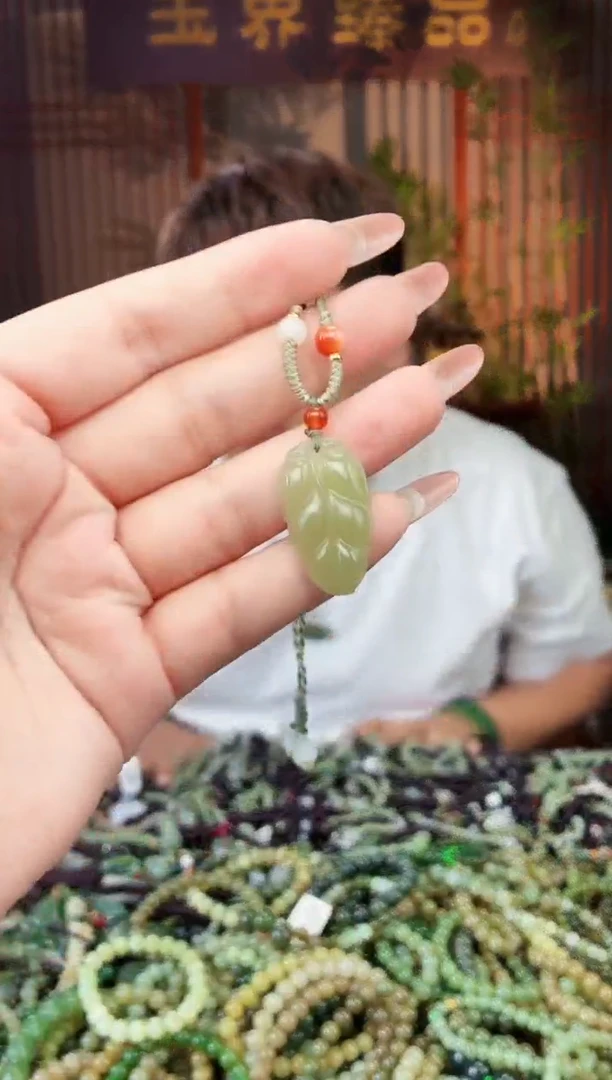 和田玉未镶嵌颈饰拍一发一