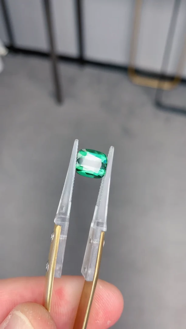 未镶嵌裸石碧玺3.5ct 绿碧玺 定制