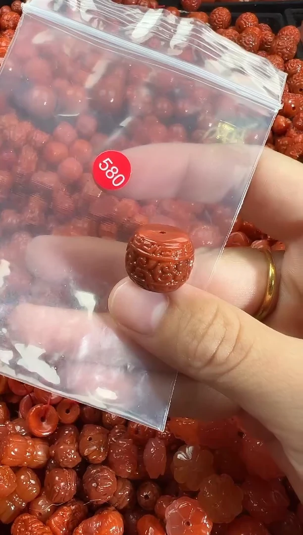 颈饰未镶嵌南红玛瑙1