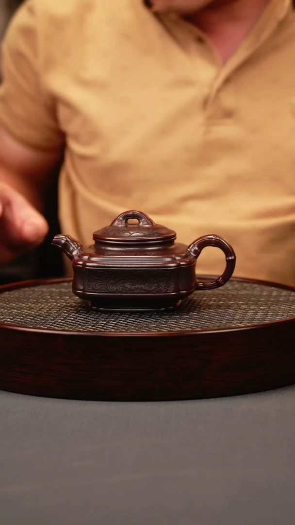 茶壶紫砂古红泥 四方抽角 刻绘