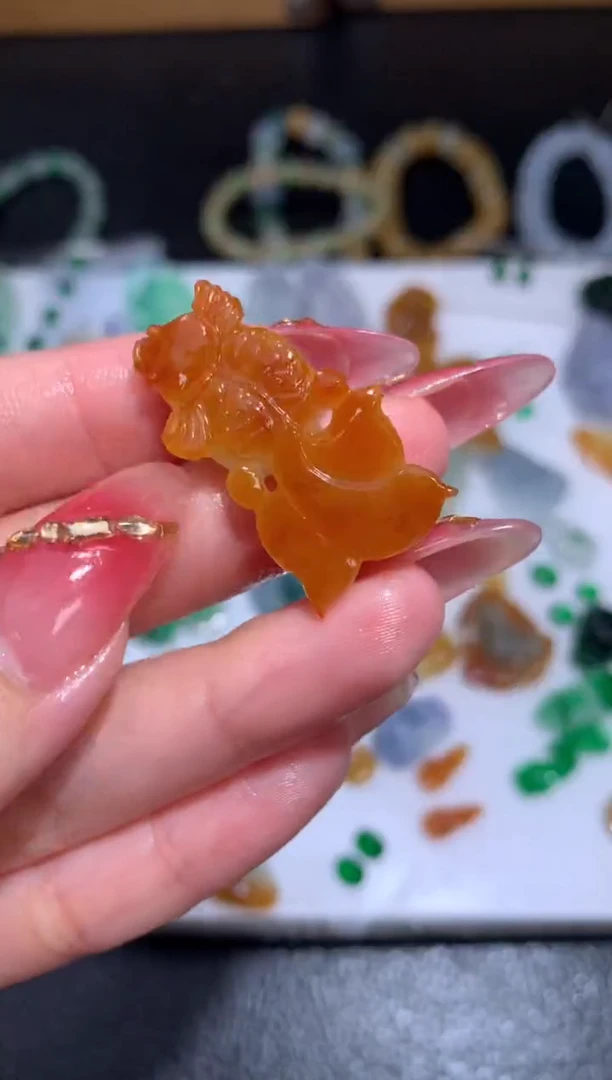 未镶嵌定制翡翠金鱼