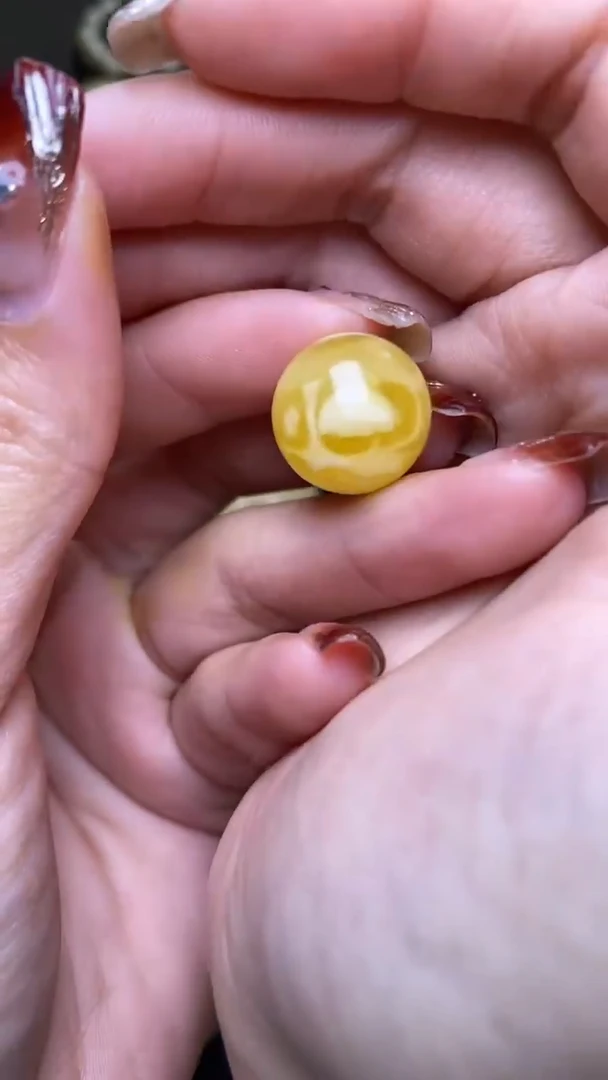 【闪购商品】琥珀裸石未镶嵌葵. 75