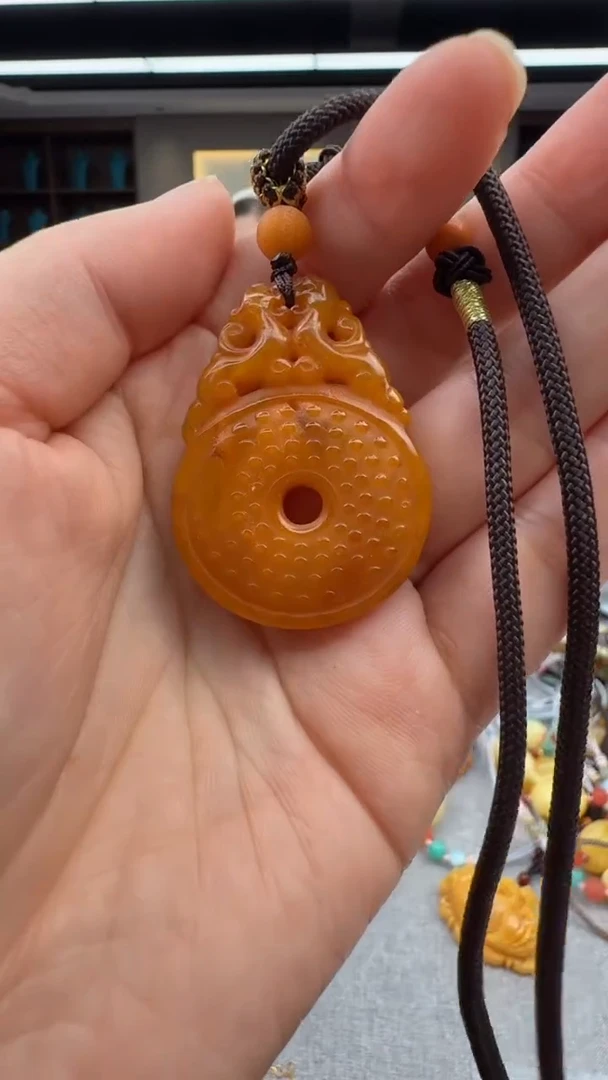 未镶嵌颈饰琥珀150秒拍号 假一罚三