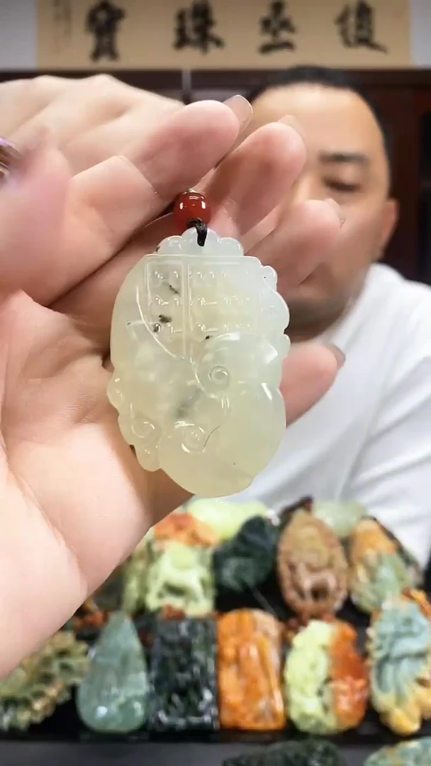 【闪购商品】蛇纹石玉吊坠未镶嵌·