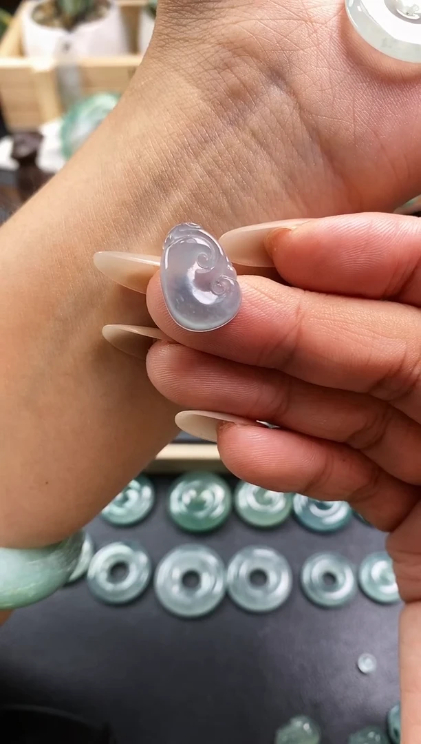 裸石翡翠不**绿如意  定向 不要蕉绿