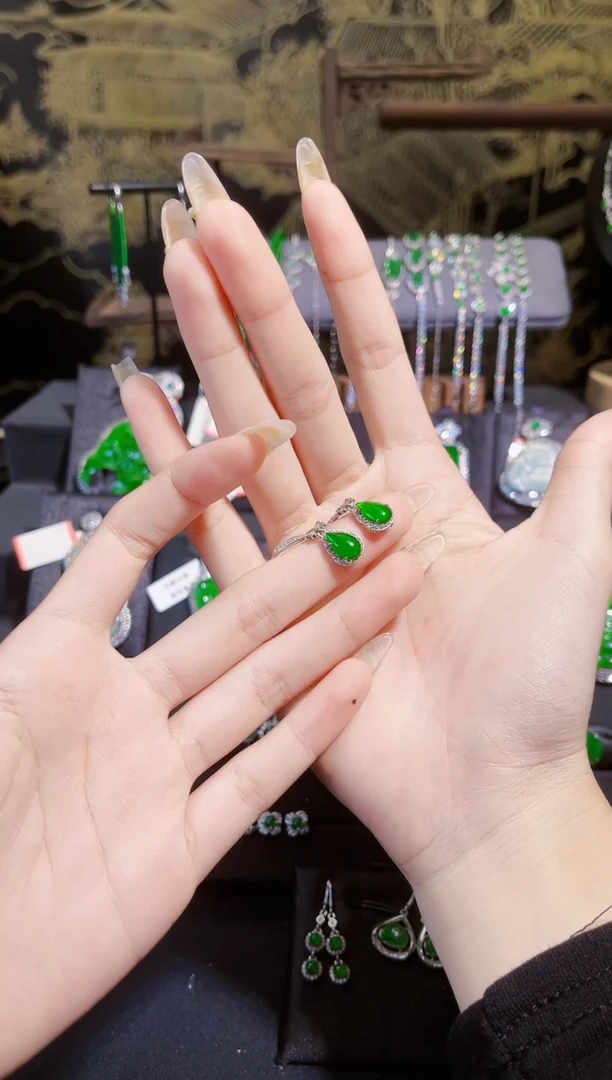 【闪购商品】翡翠耳坠银S925镶嵌水滴耳坠