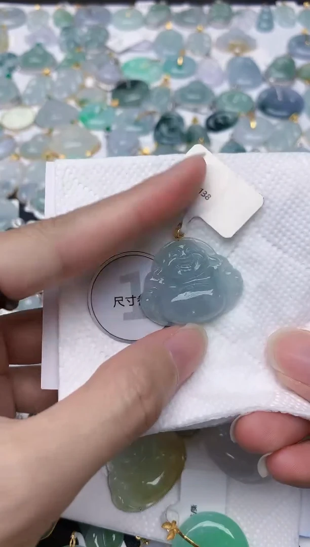 颈饰18K金镶嵌翡翠天然A货翡翠