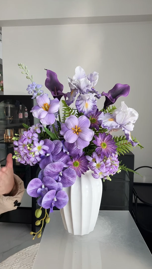 紫色花束+白色陶瓷花瓶一套（成品发货）新品上新福利