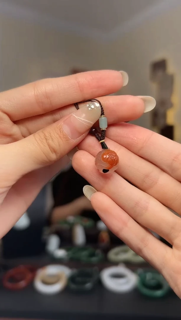 颈饰未镶嵌南红玛瑙11*11