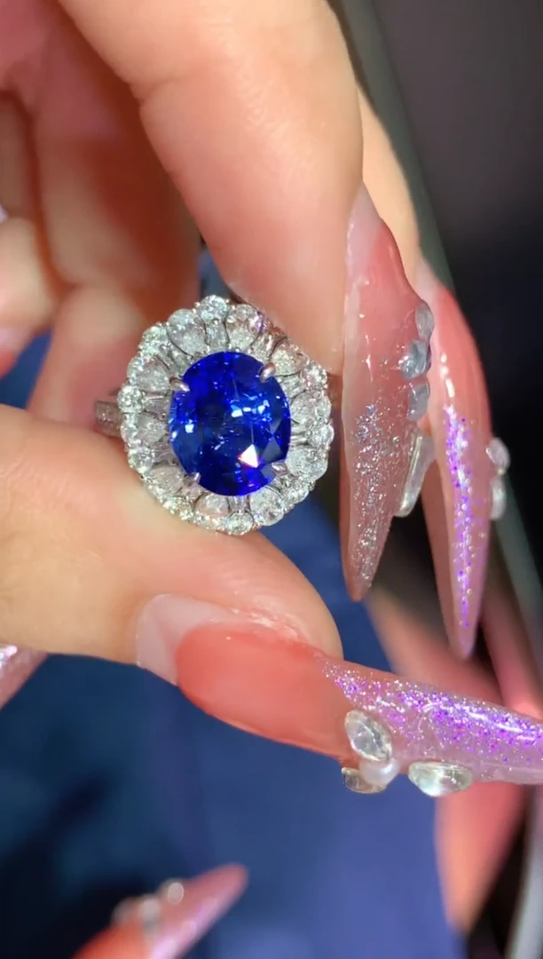 戒指蓝宝石18K金镶嵌4.05CT