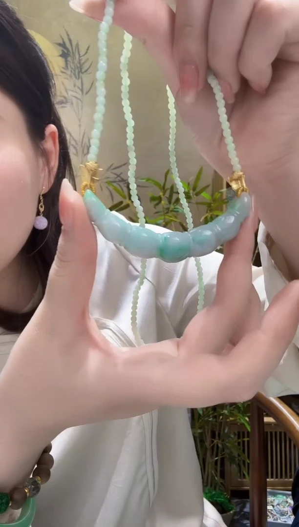 翡翠未镶嵌颈饰吊坠