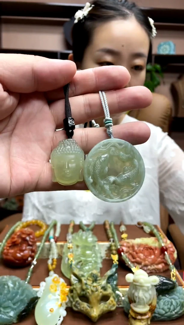 未镶嵌岫玉吊坠·