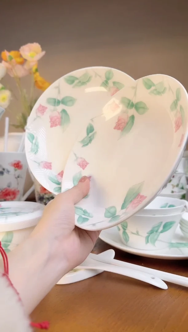 【闪购商品】玫瑰高骨瓷7寸深盘2个