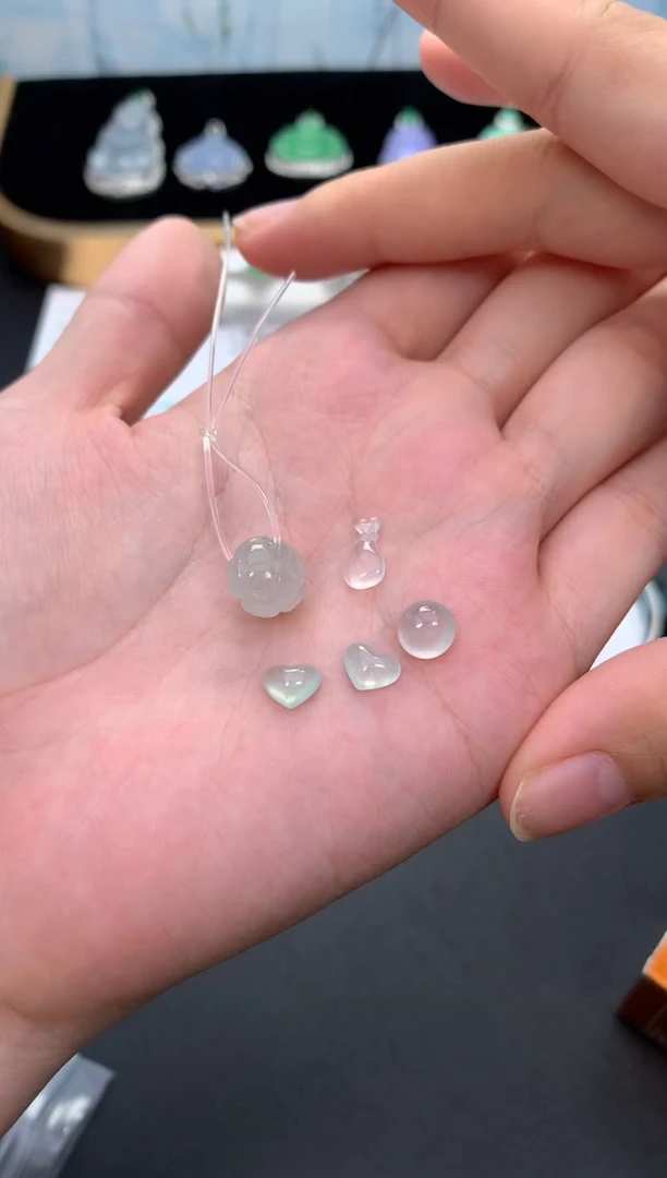 未镶嵌把件翡翠48小时鉴赏期 退货不扣服务费