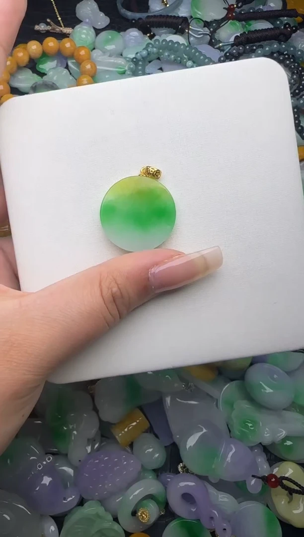 翡翠未镶嵌颈饰天然缅甸翡翠吊坠