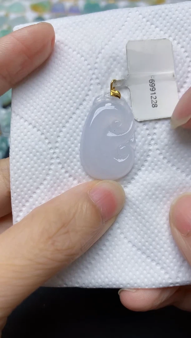 翡翠18K金镶嵌颈饰天然缅甸A货翡翠